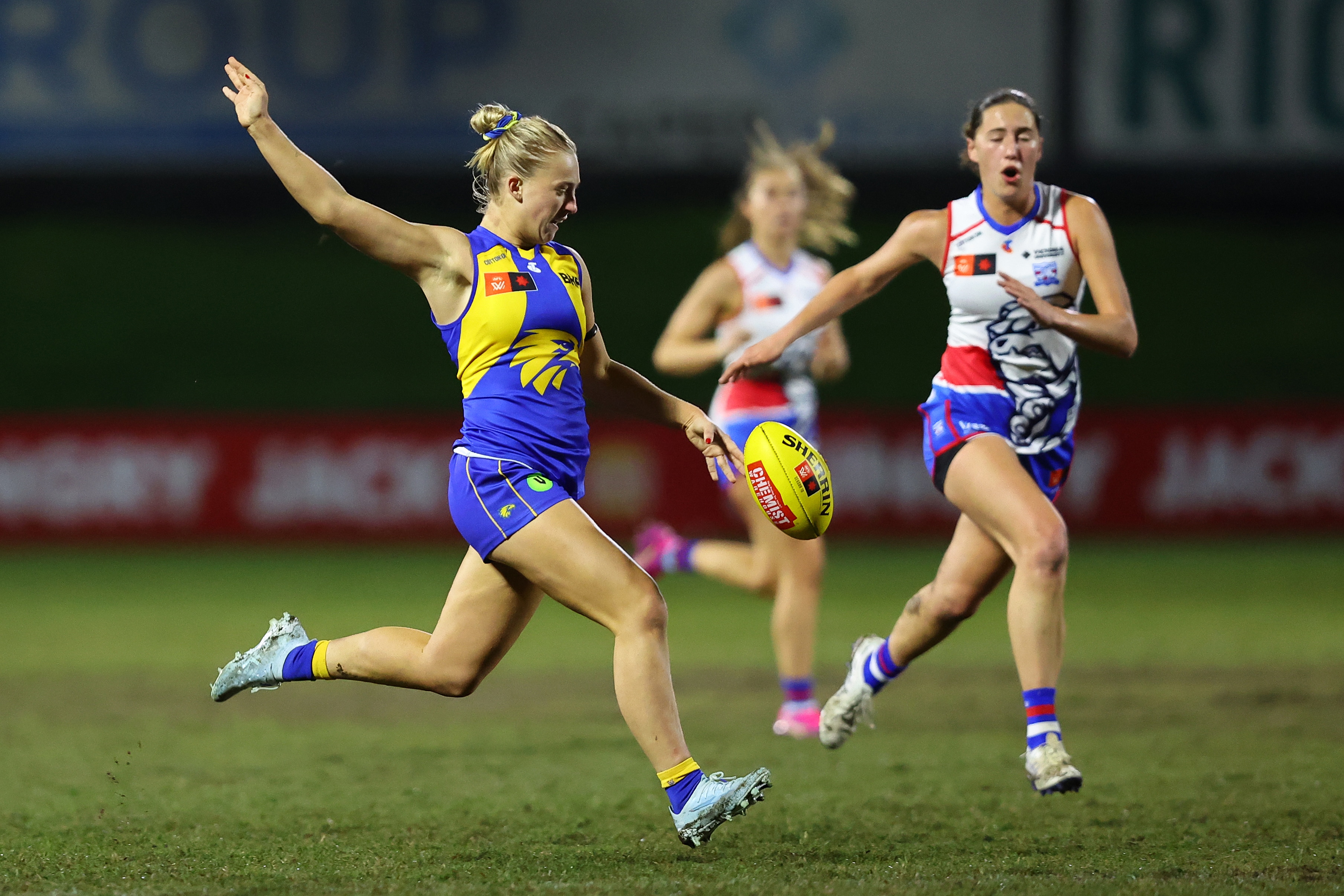 AFLW: Eagles and Bulldogs play out tight pre-season clash